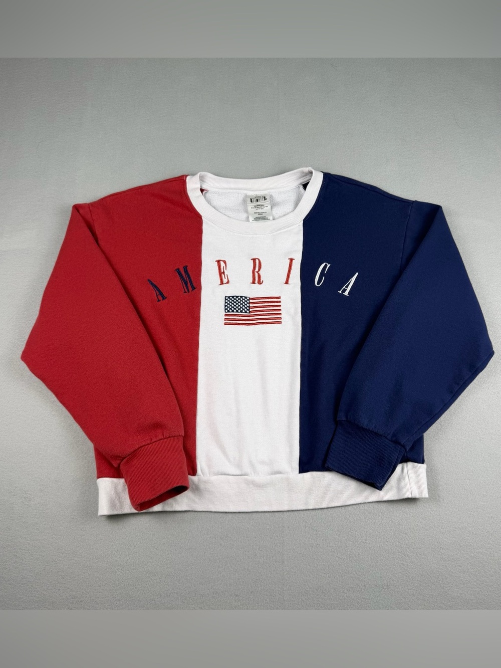 Vintage Colorblock Crewneck Sweatshirt - Red/White/Blue „America“